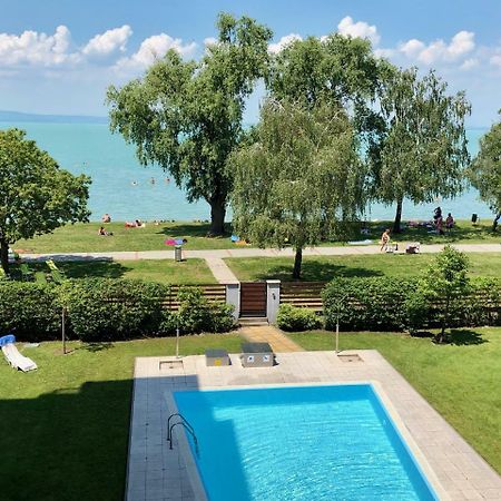 Viktoria Apartmanok Сиофок Екстериор снимка