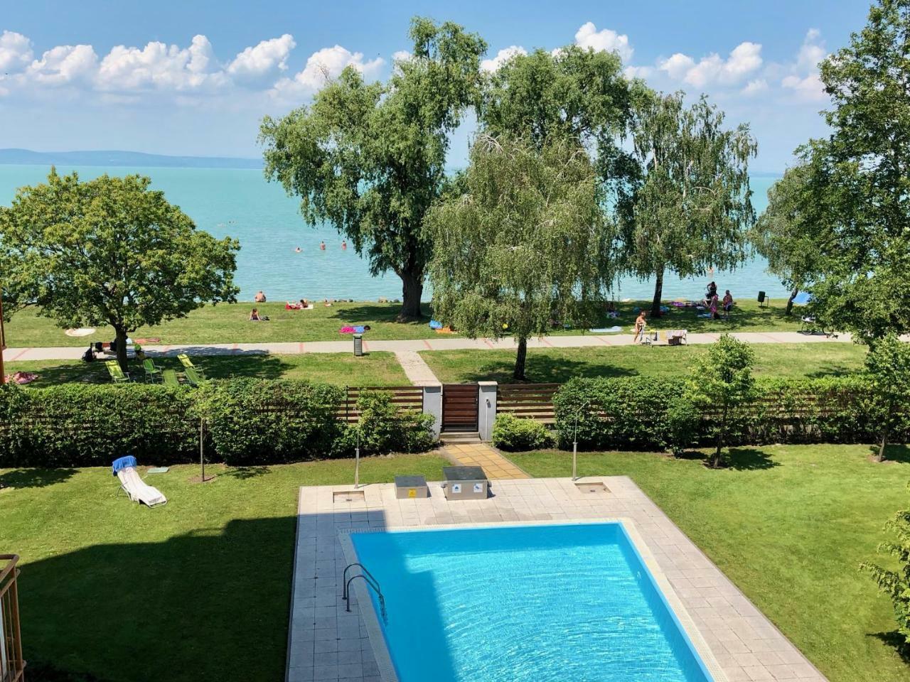 Viktoria Apartmanok Сиофок Екстериор снимка