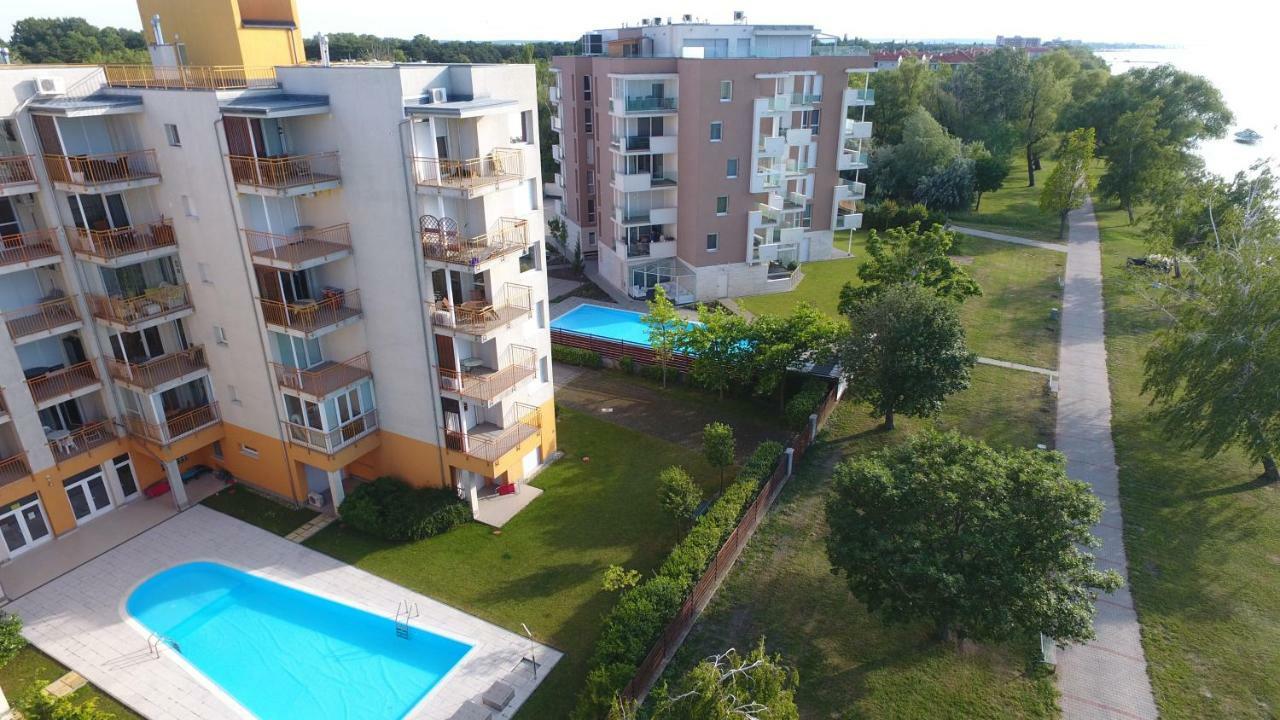 Viktoria Apartmanok Сиофок Екстериор снимка