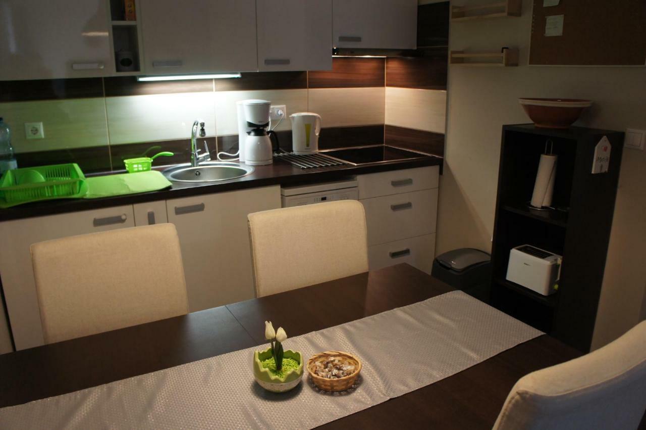 Viktoria Apartmanok Сиофок Екстериор снимка