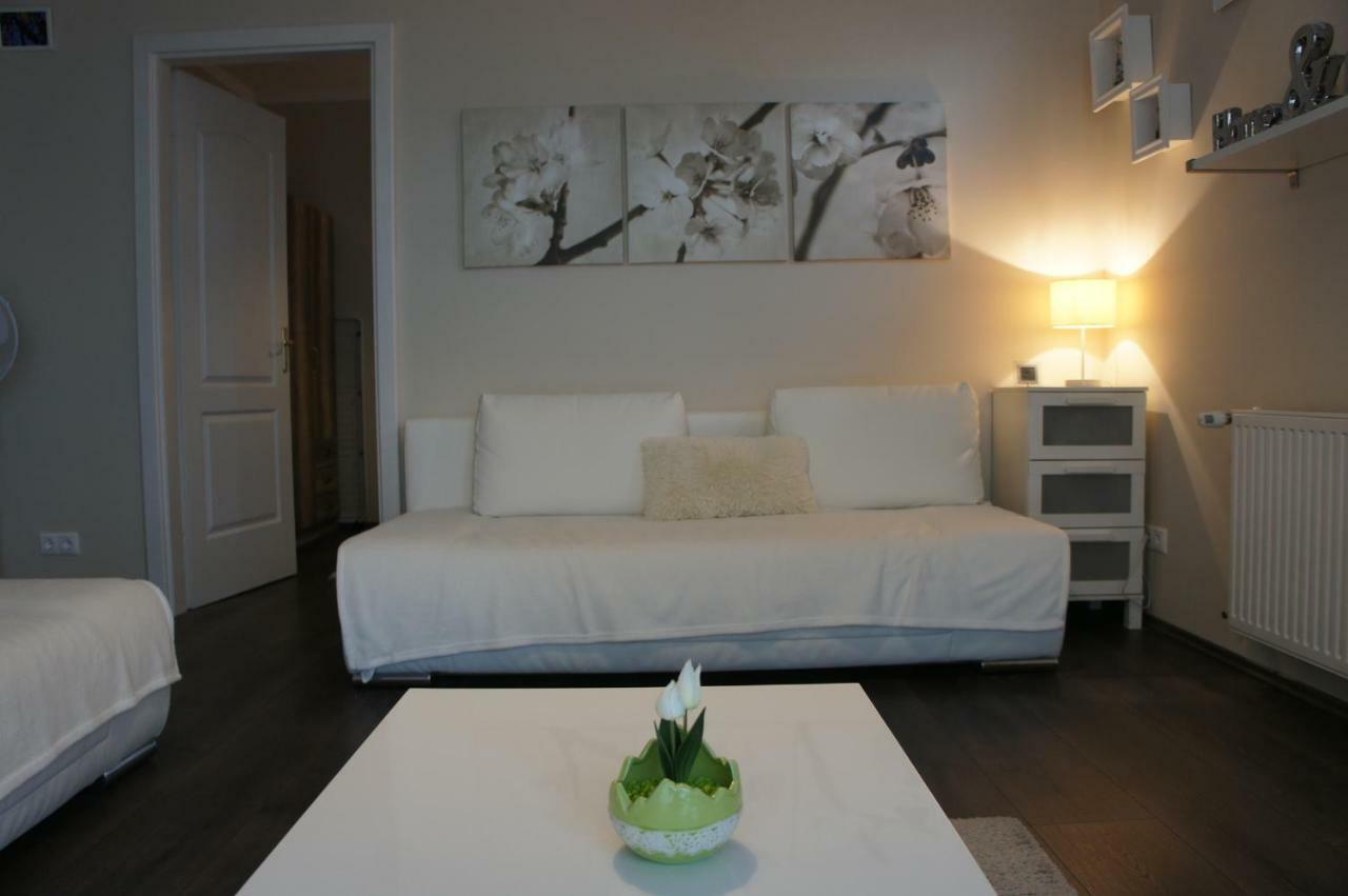 Viktoria Apartmanok Сиофок Екстериор снимка